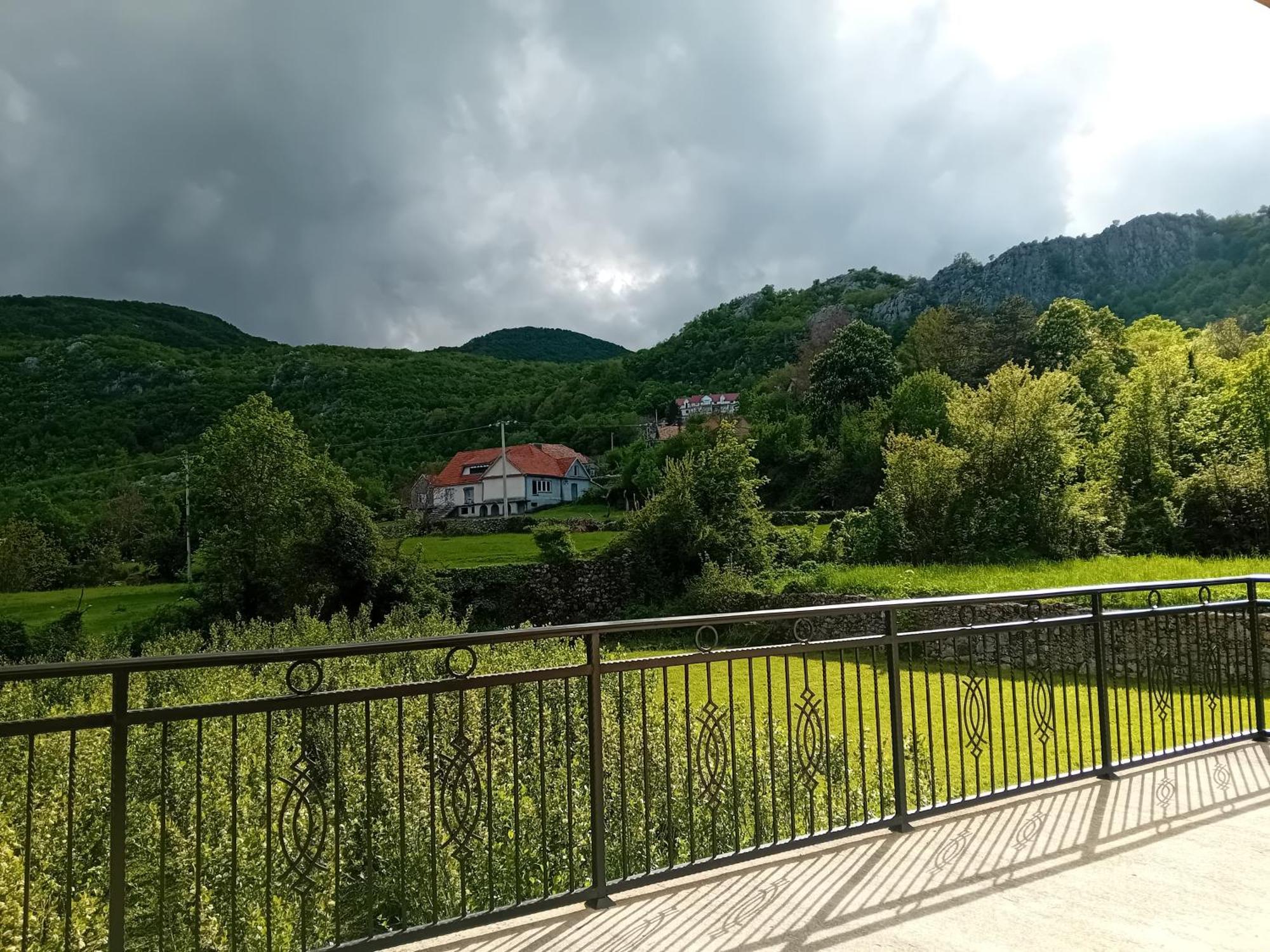 Konak Ugnji-Village Cetinje Exterior photo